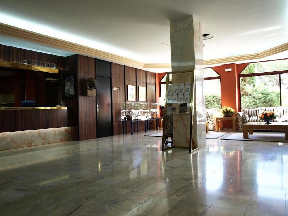 Lobby at HOSPEDIUM HOTEL EUROPA CENTRO, MAGAZ DE PISUERGA