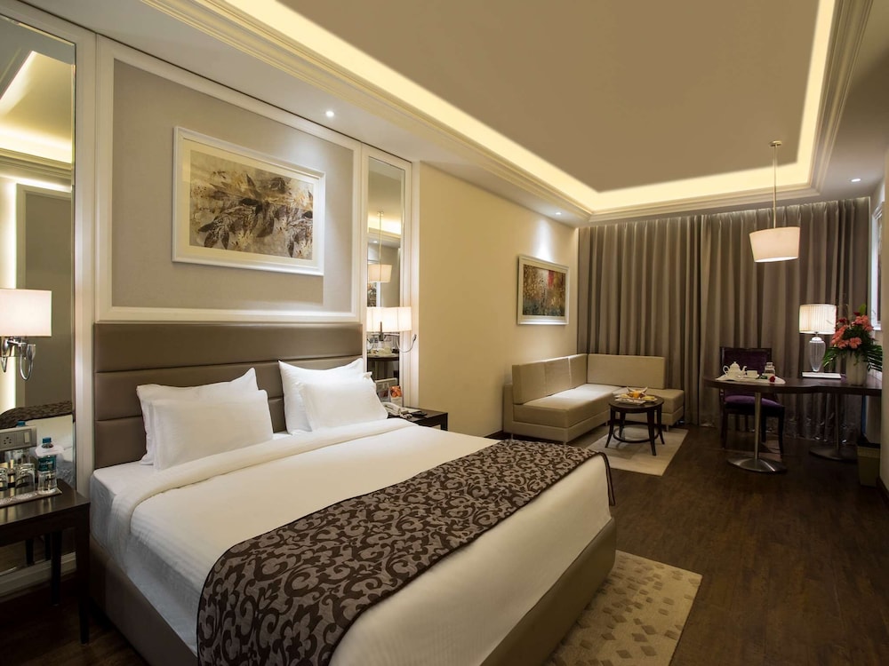 Singhania Sarovar Portico 13/35