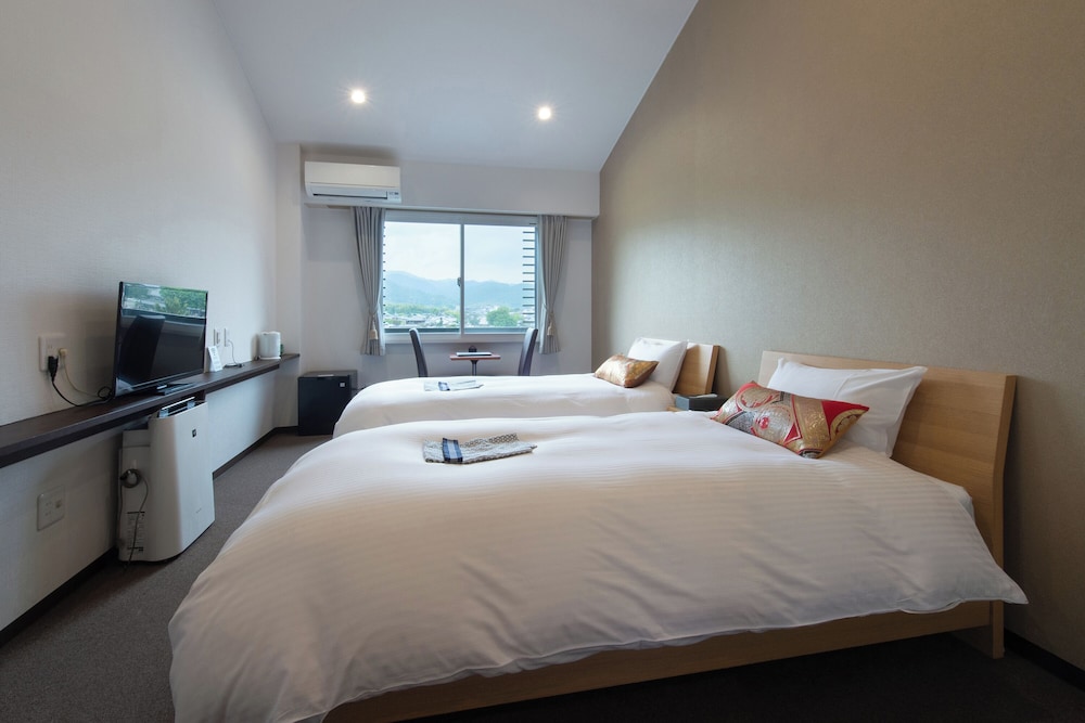 ECONOMY, TWIN BEDS