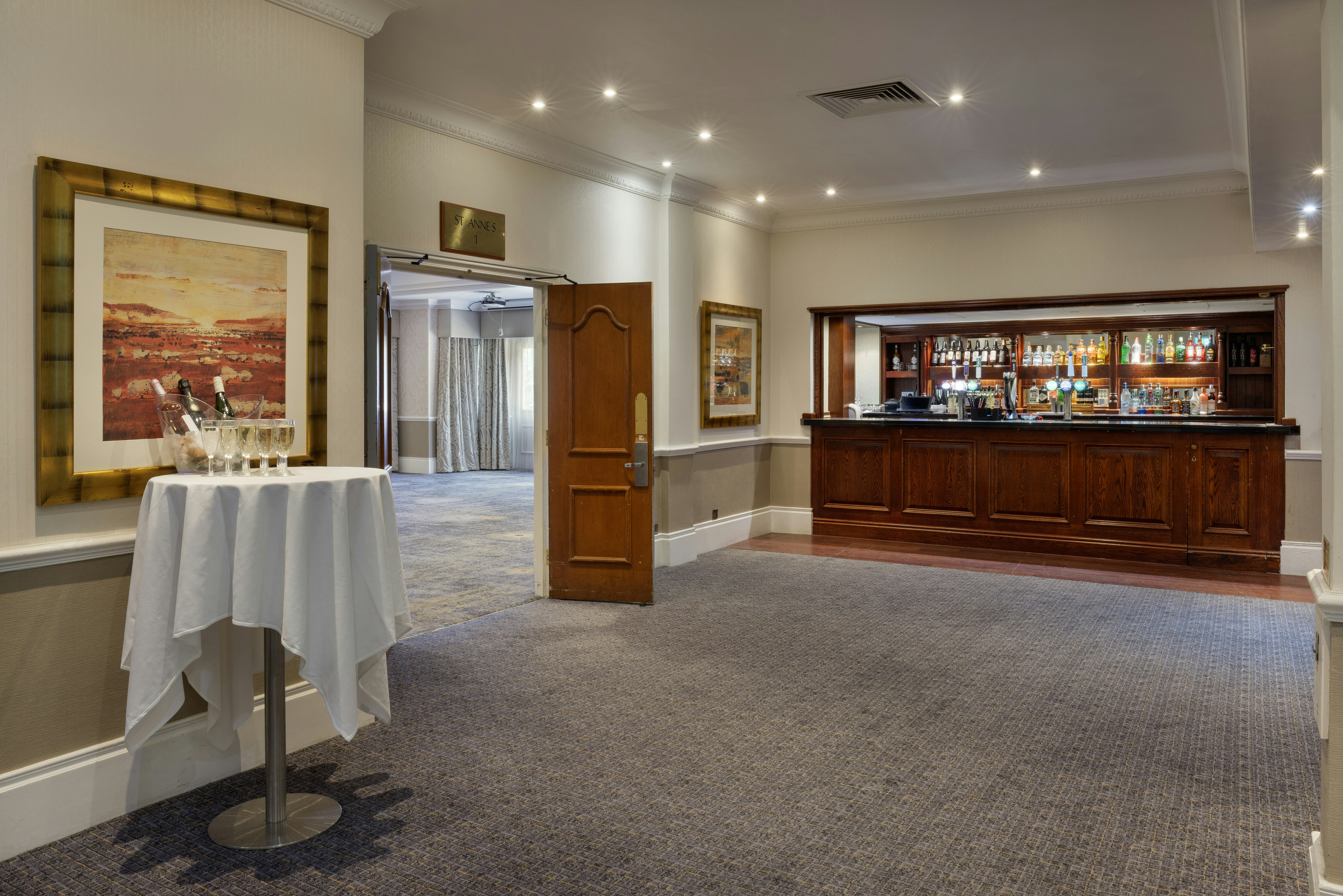 DoubleTree by Hilton St Anne's Manor 12/75