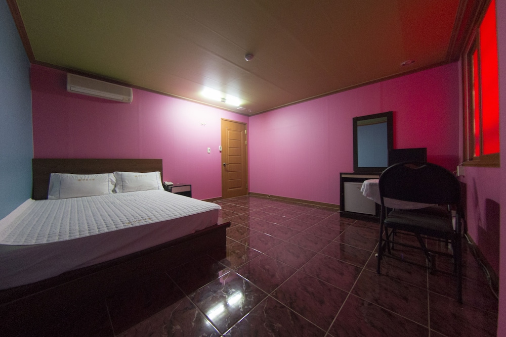 Centum Motel 18/35