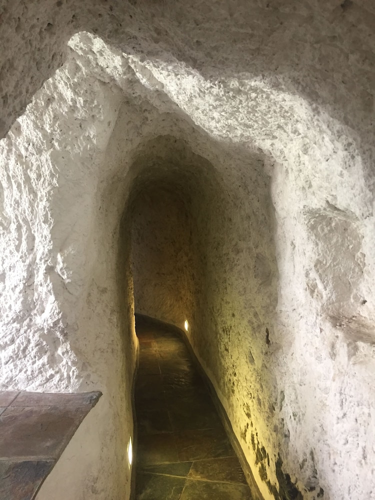 Hacienda Las Cuevas Terra Lodge 11/33