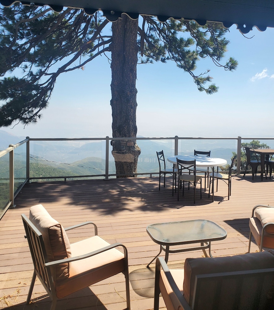 The Sky View Inn 41/67