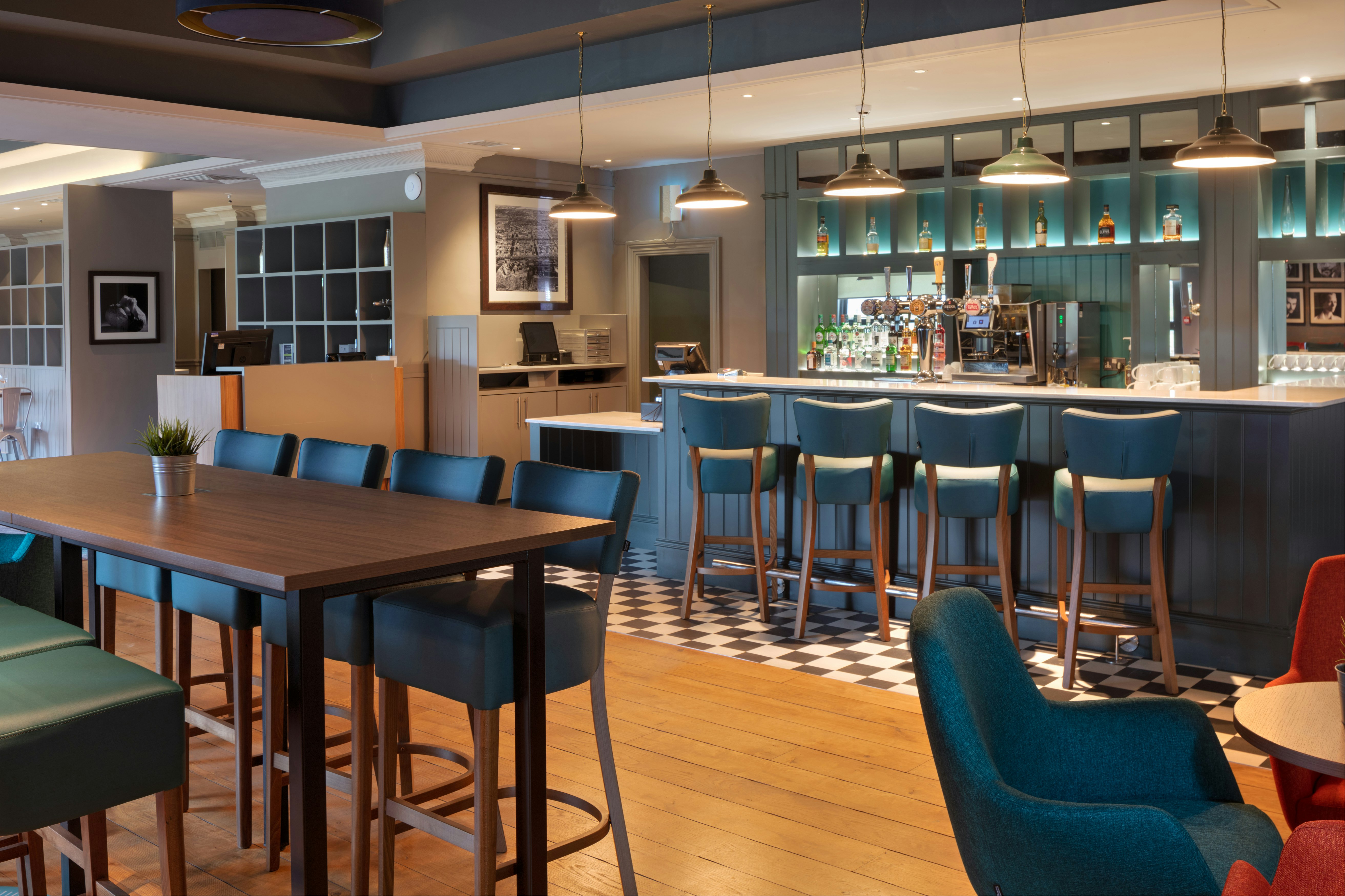 Doubletree By Hilton Edinburgh Airport 62/84