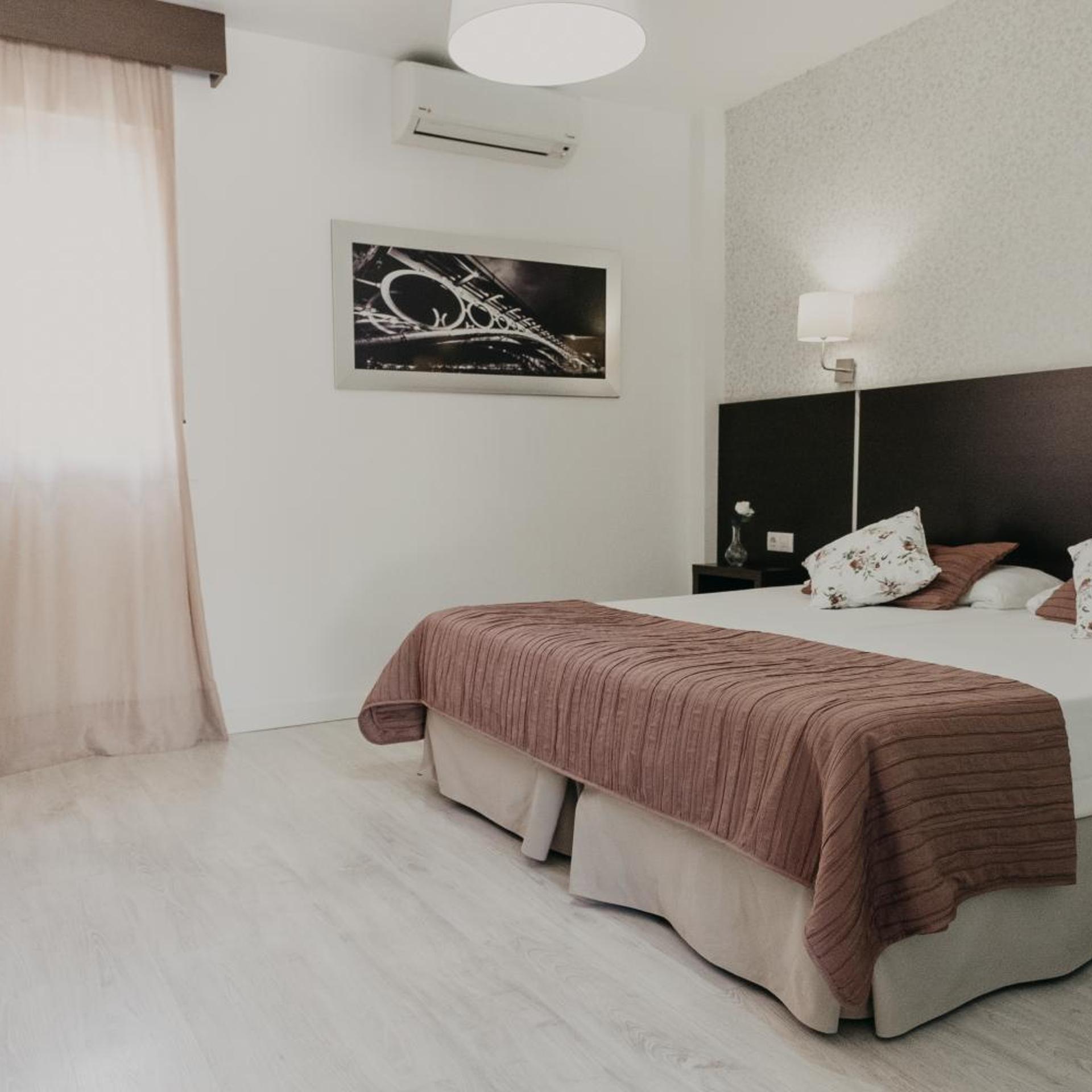 Room, Double Bed