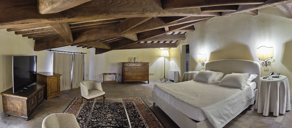 Castello Di Montegridolfo Spa Resort 64/89