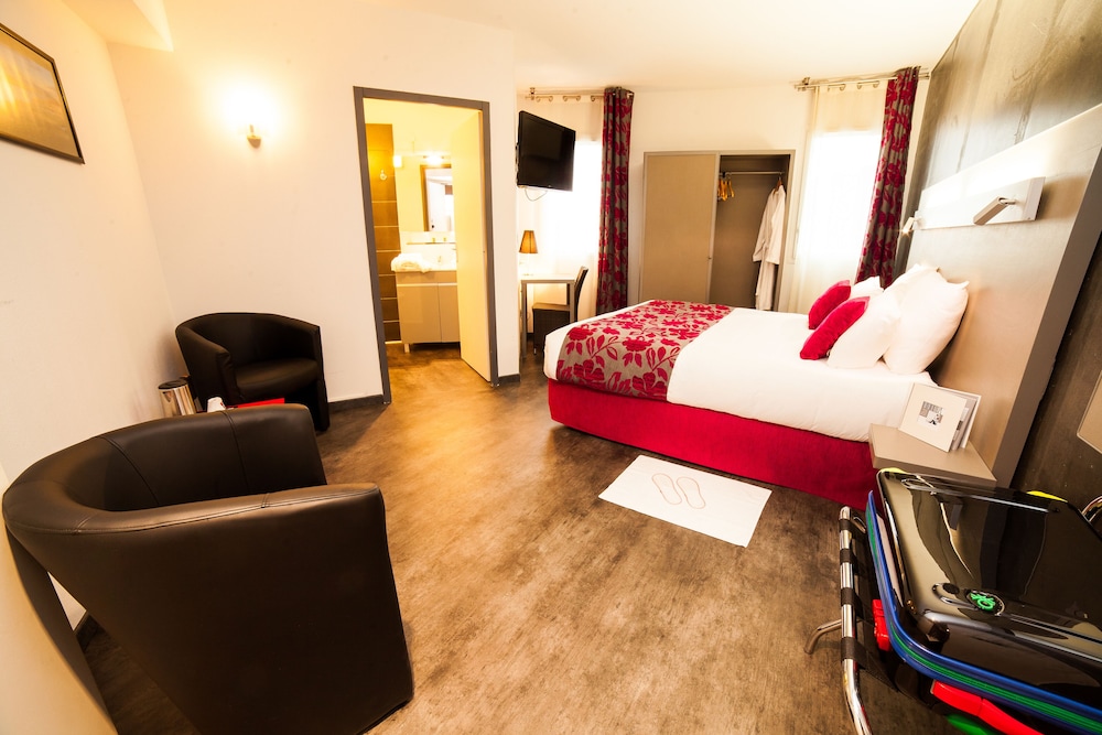 Hotel Les Domes - Perpignan Sud by Hosteletour 34/65