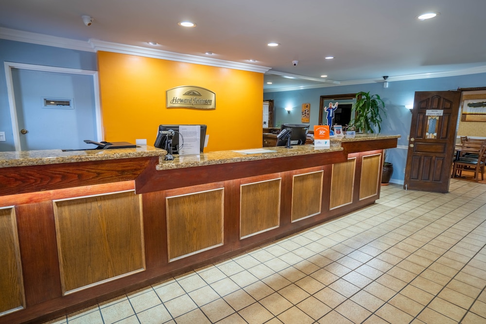Howard Johnson By Wyndham Buena Park 8/34