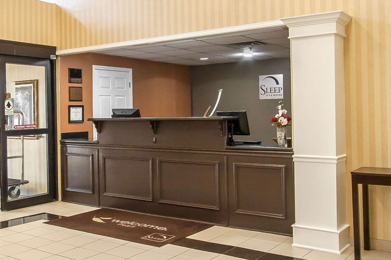 Pearl Jackson Airport Hotel 4/19