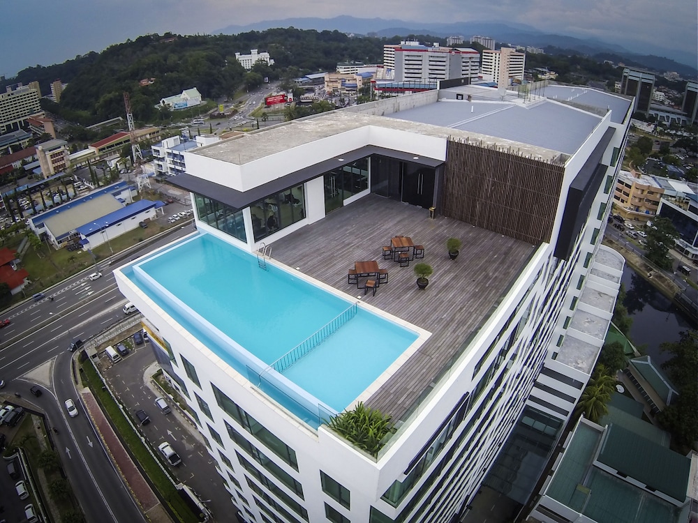 Sky Hotel Kota Kinabalu 5/50