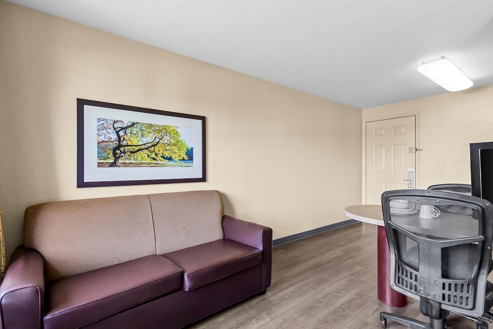 Sonesta Simply Suites Stafford 31/54