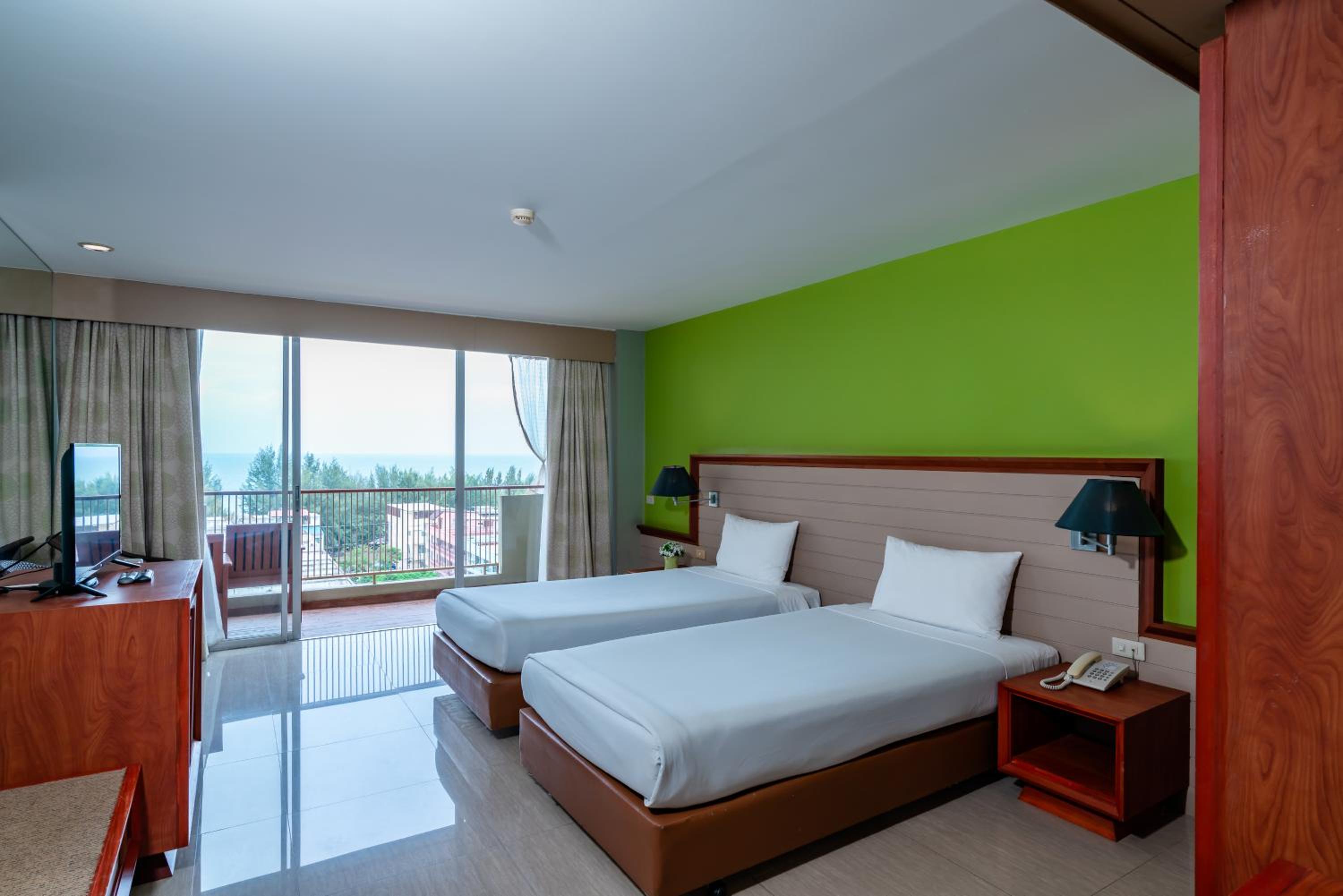Deluxe, Double Bed