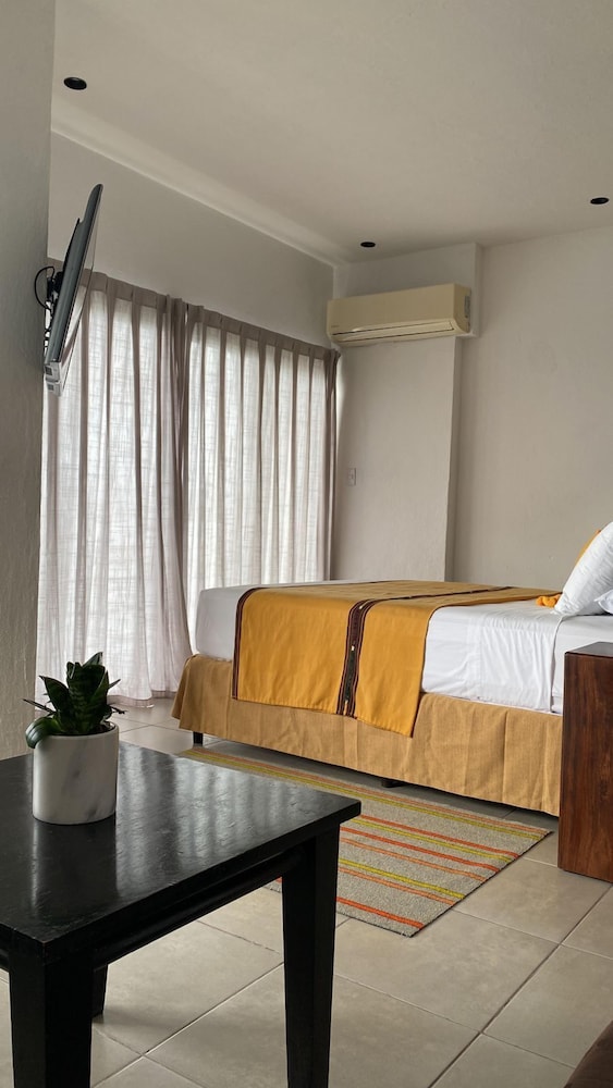 Hotel Maya Internacional 5/58