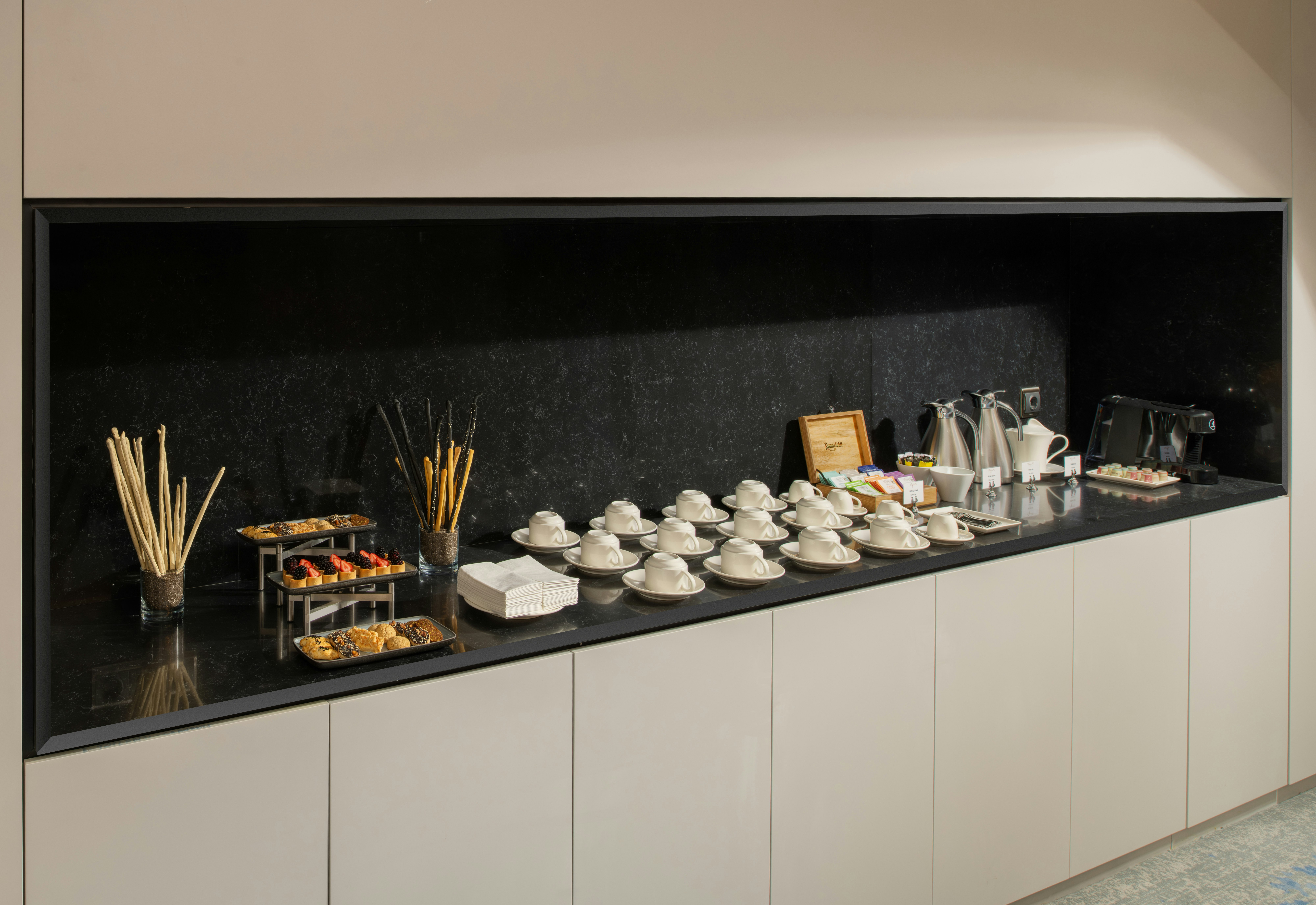 Altunizade Suites Istanbul, Curio Collection by Hilton 25/58