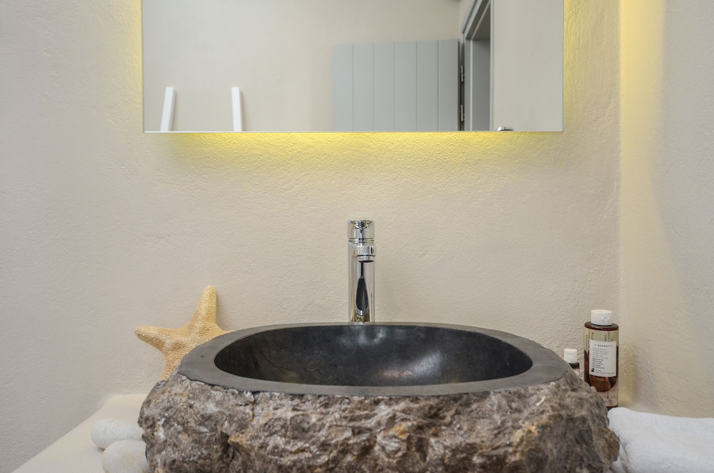 Aphrodite Luxury Apartments 31/36