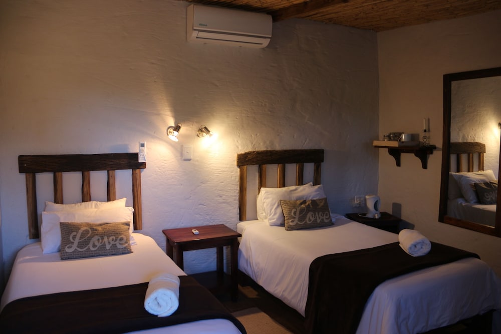 Room, Twin Beds