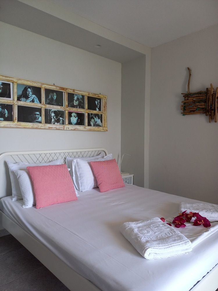 Core Luxury Suites 18/55