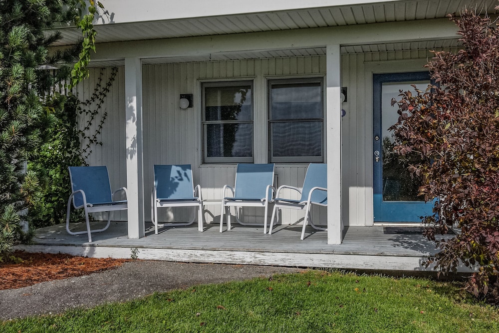 Glen Cove Inn and Suites 36/50
