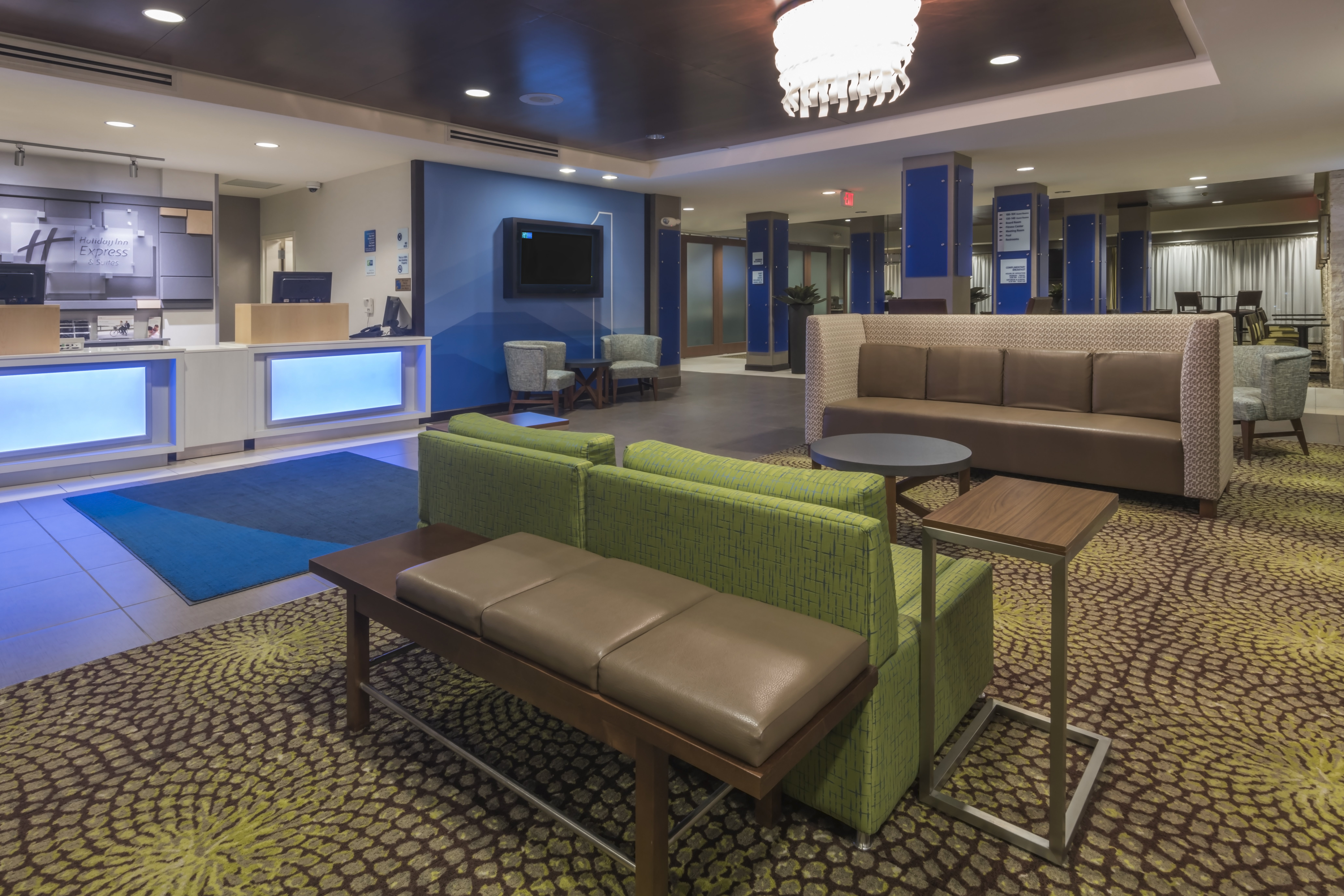 Holiday Inn Express Hotel and Suites Hays 33/53