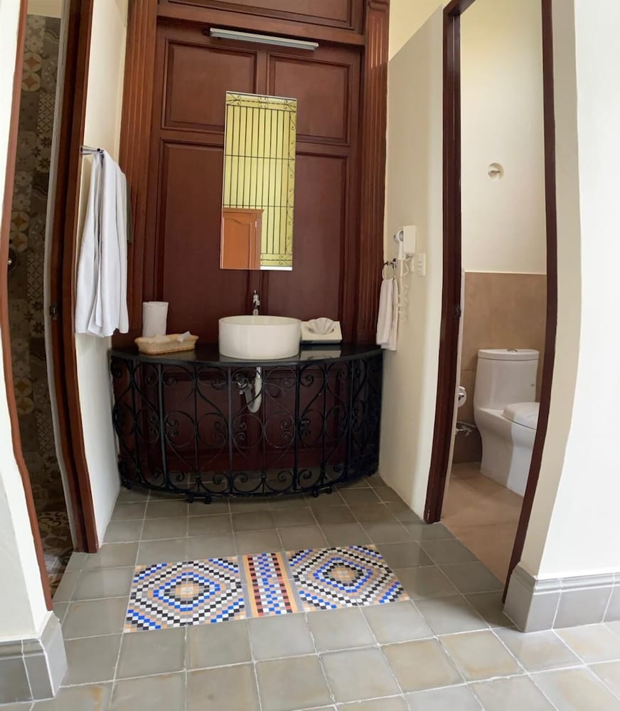 Hotel Del Gobernador 6/50