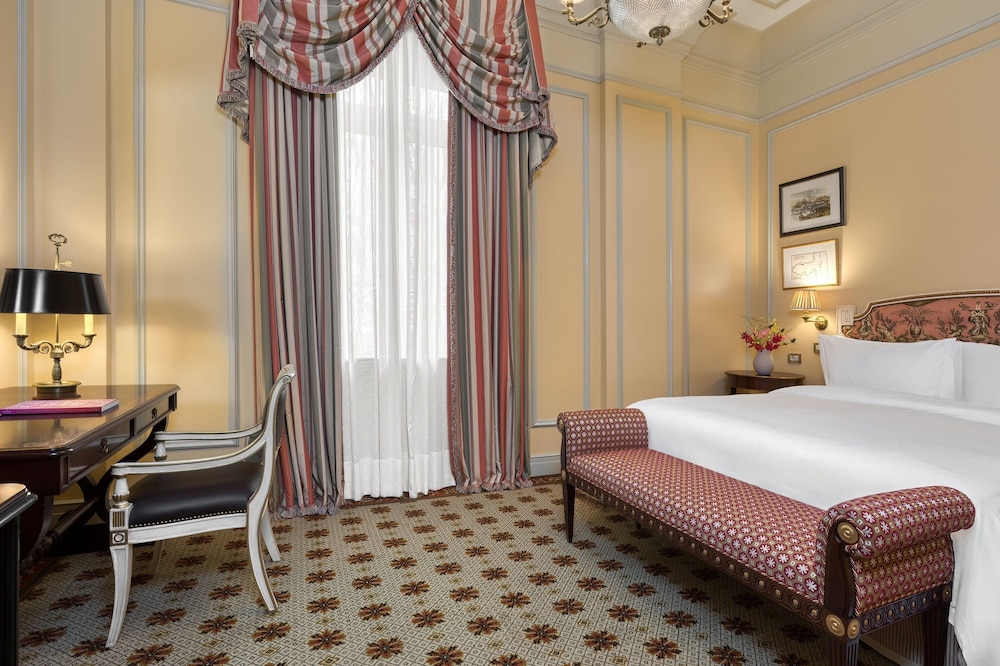GUEST ROOM, CLASSIC, KING BED, COURTYARD VIEW