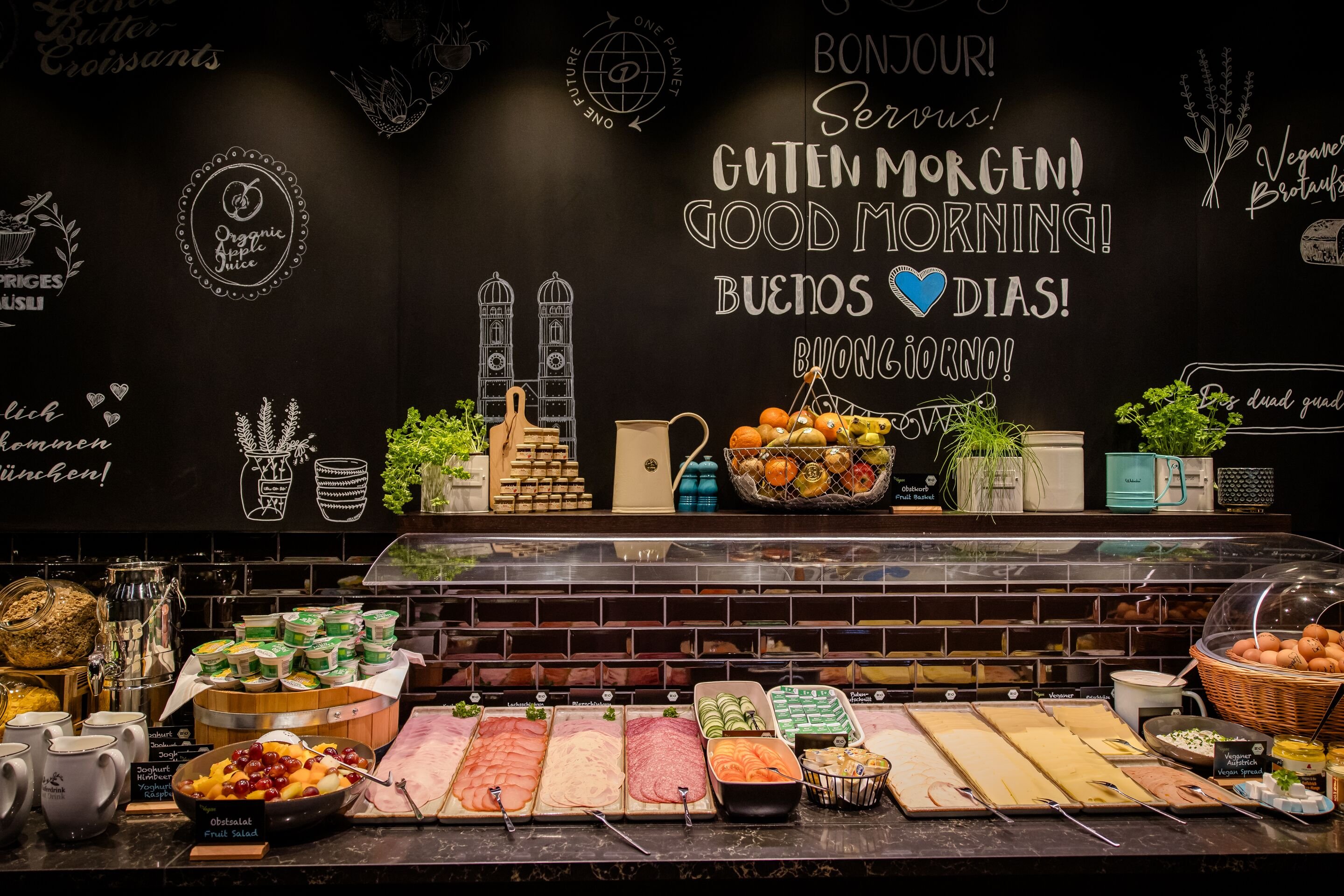 Motel One Munchen Hauptbahnhof 7/23
