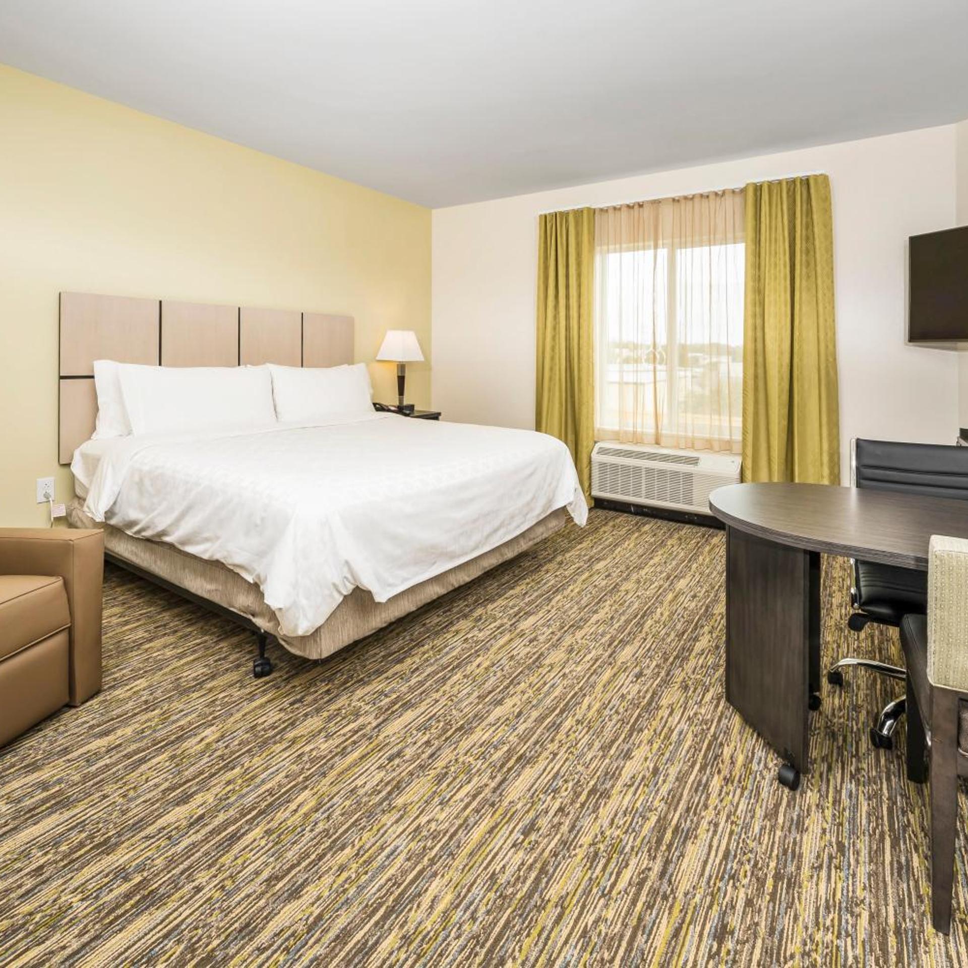 Room, Queen Bed, Accessible
