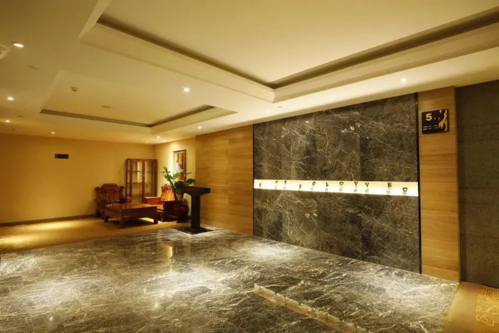 Superior Hotel (Guangzhou Yingbin No.1) 1/19