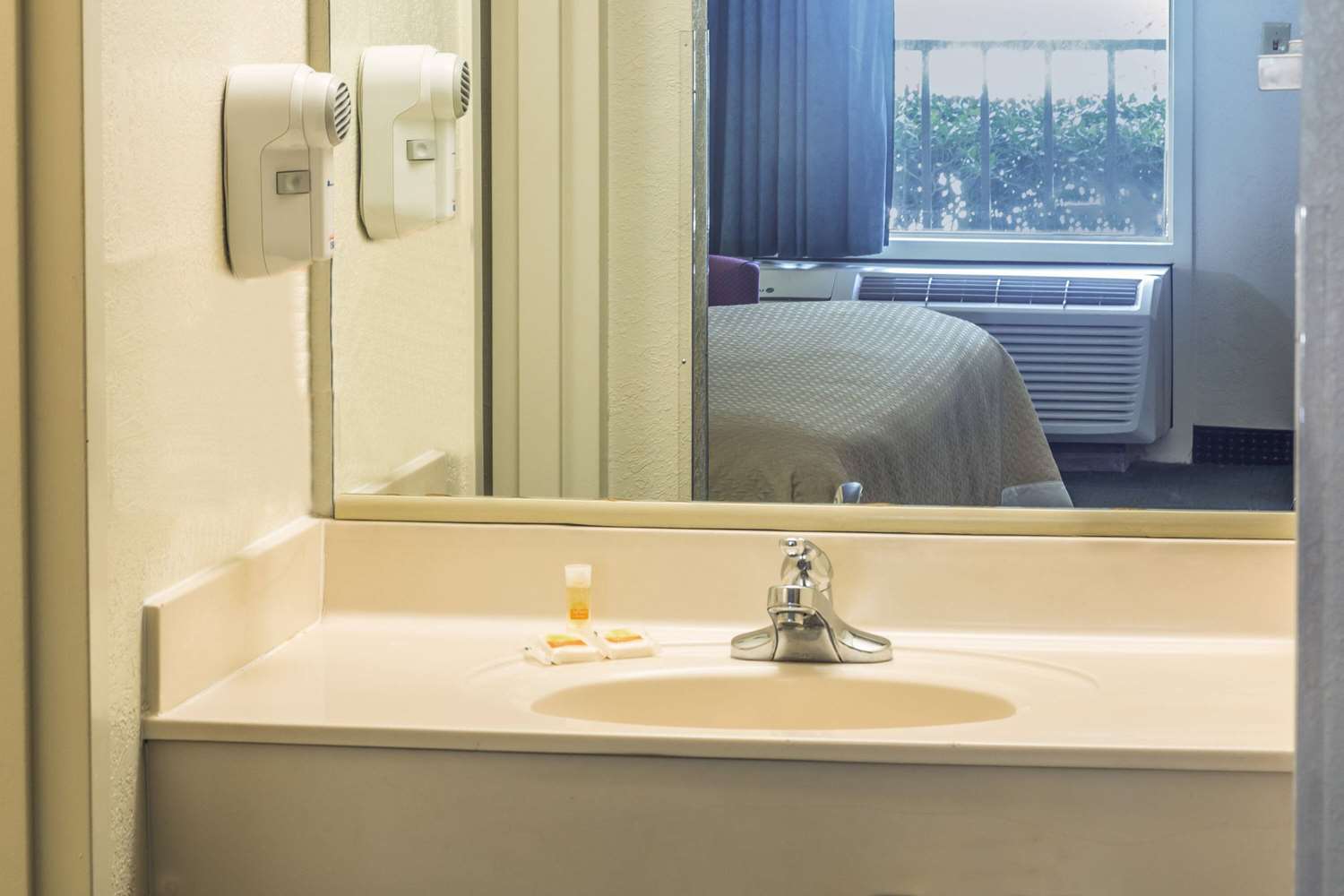 Days Inn By Wyndham Lake Park Valdosta 10/12