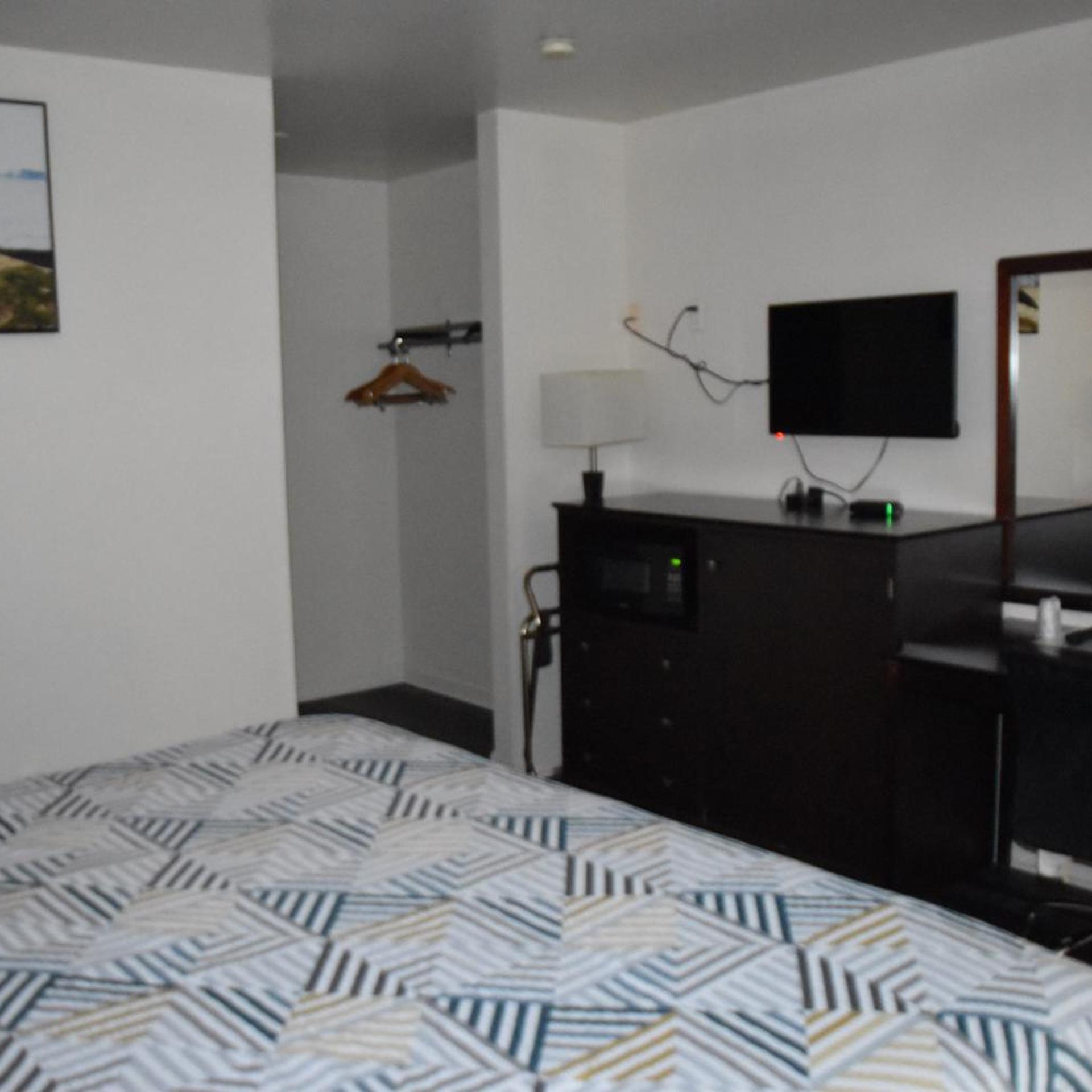 Plymouth Motor Lodge 2/21