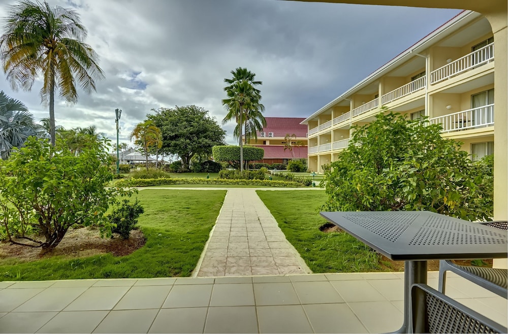 Mystique Royal St. Lucia 62/67