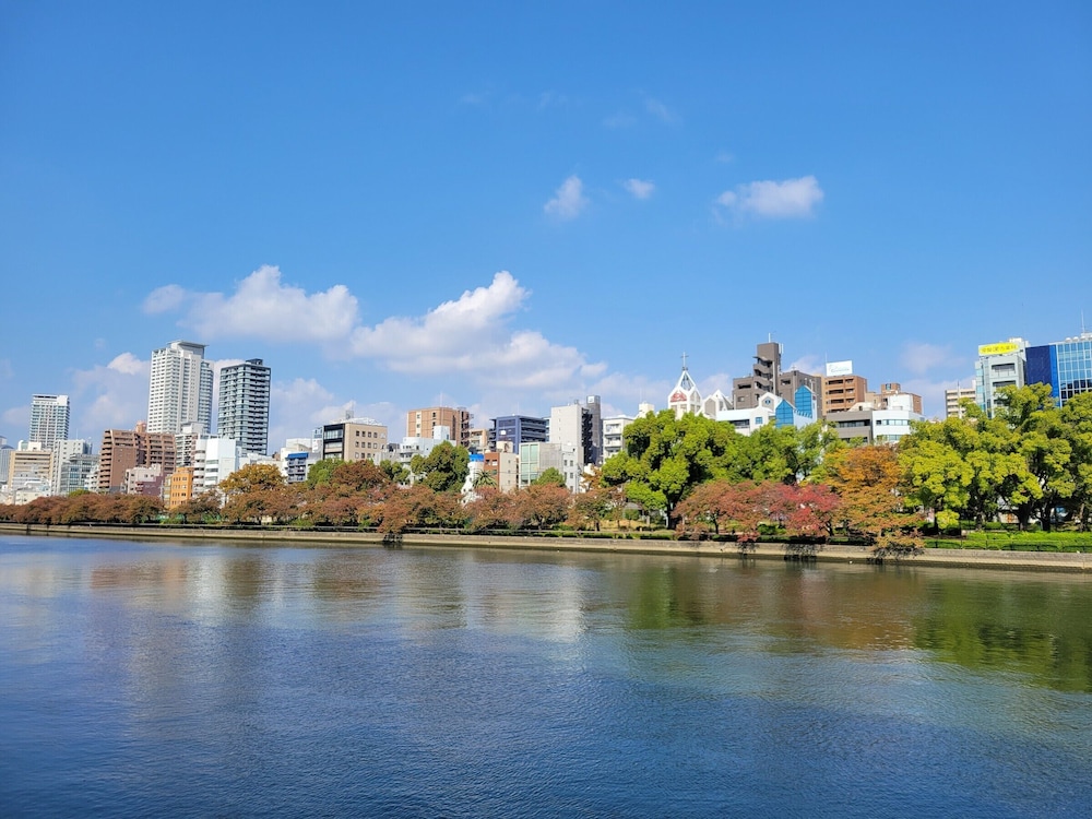 Osaka Castle Hotel 67/73