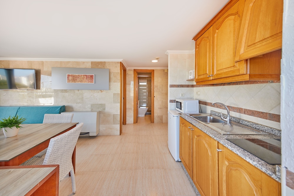 Ben Hur Apartments 52/74