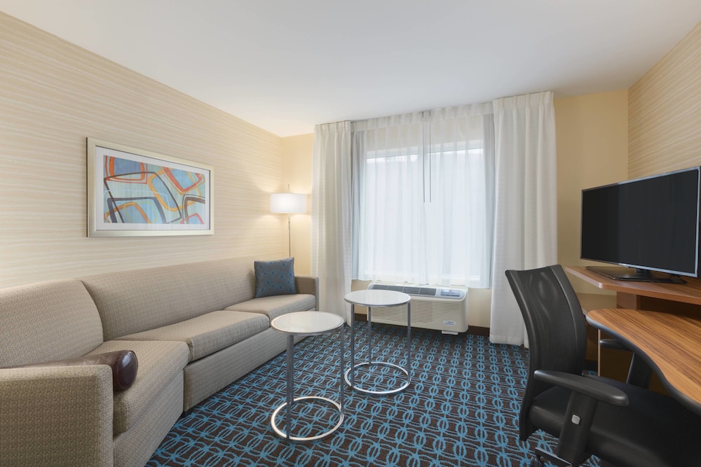 Fairfield Inn & Suites Pittsburgh Airport/Robinson Township 20/30