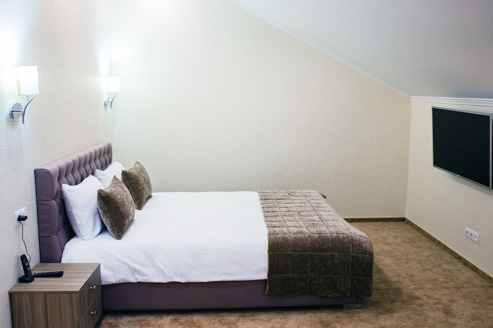 ROOM, DOUBLE BED, WITH EXTRA BED