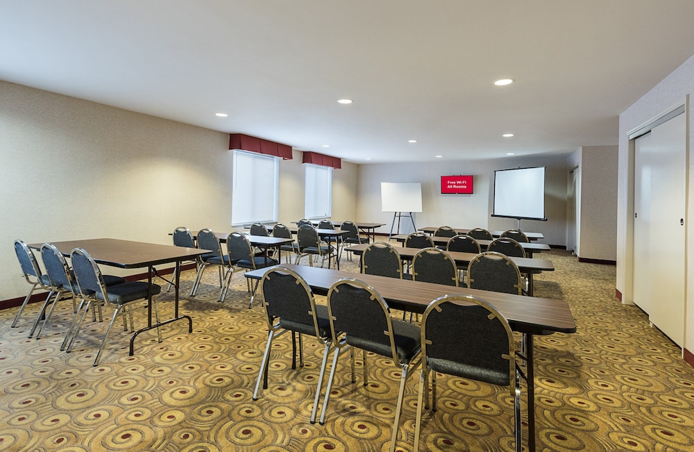 Red Roof Inn Etowah 35/49