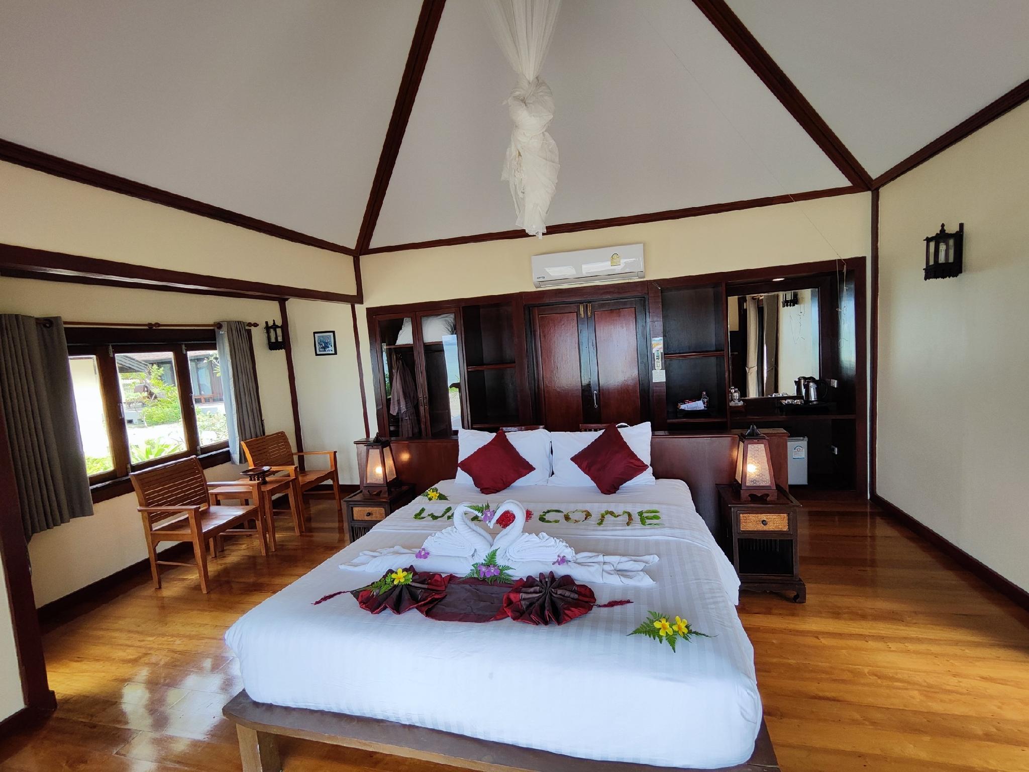 Deluxe, King Bed, Beach Front