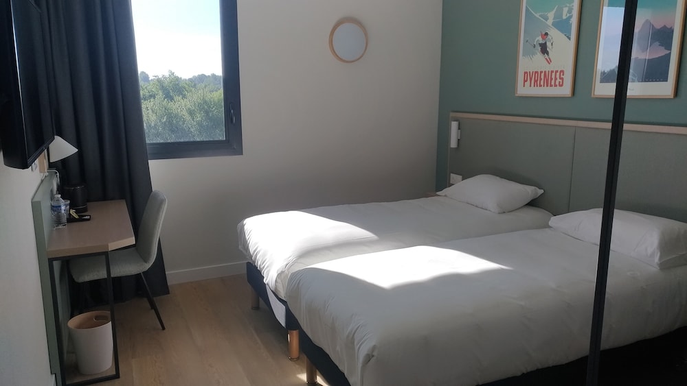 KYRIAD BORDEAUX NORD Sainte Eulalie 28/73