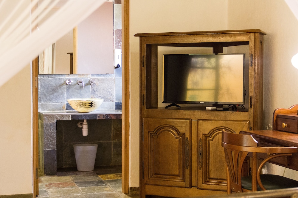 Le Bougainviller Hotel 30/39