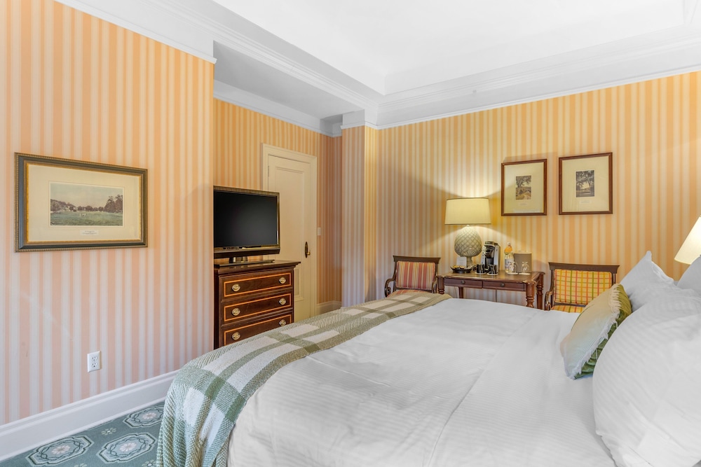 The Omni Homestead Resort 28/92