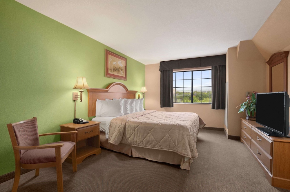 Days Inn & Suites by Wyndham San Antonio North/Stone Oak 19/63