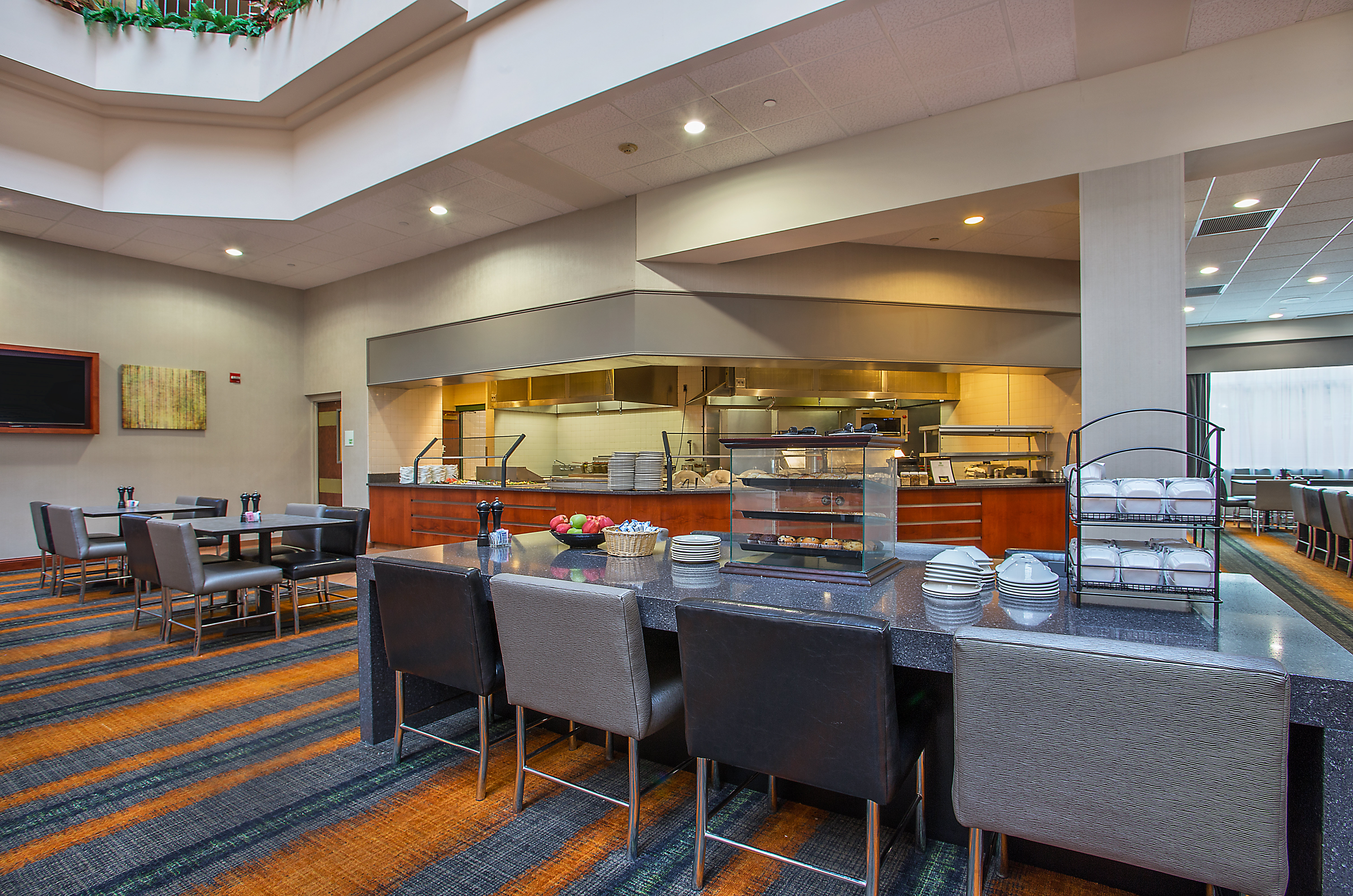 Holiday Inn University Plaza-Bowling Green 56/71