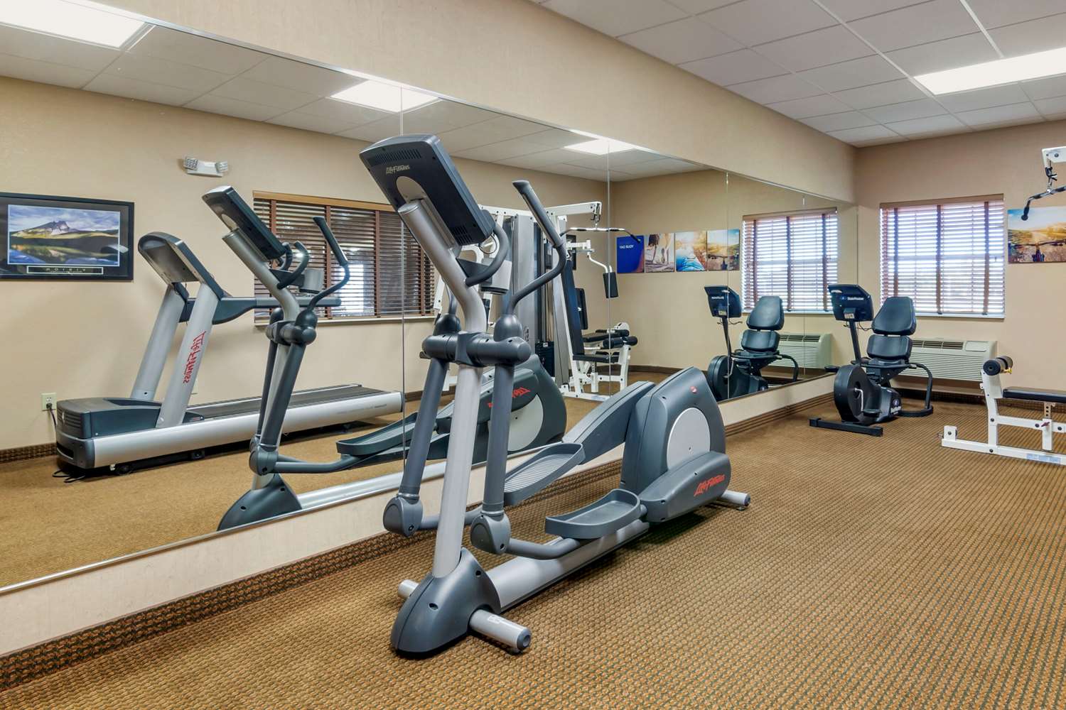 Comfort Inn & Suites Macon, MO 11/17