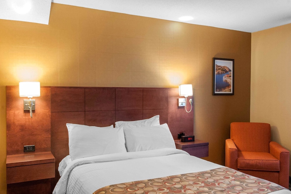 Quality Hotel & Suites Gander 16/37