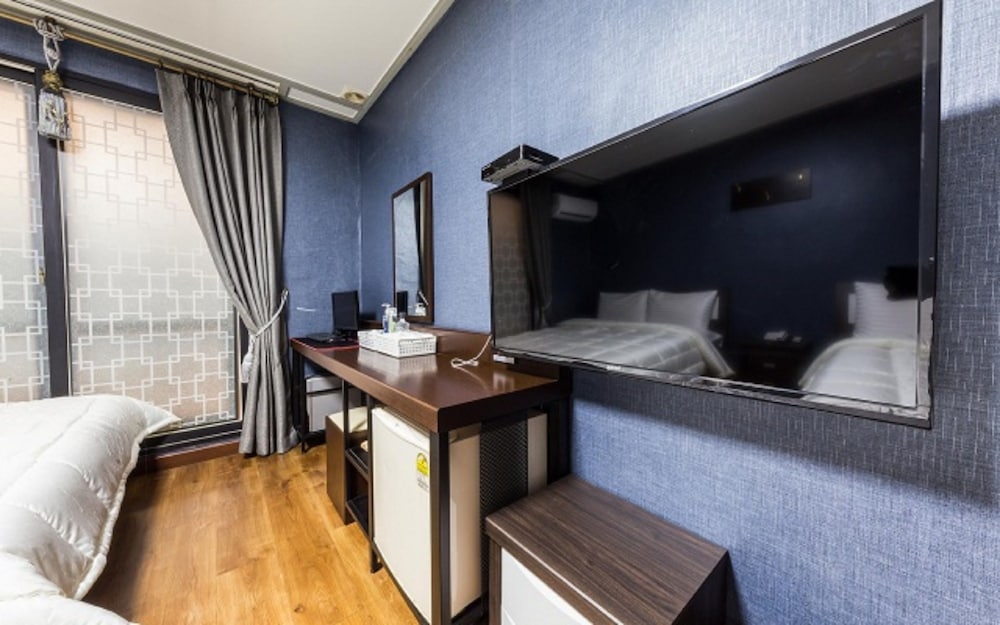 Cf Motel 45/45