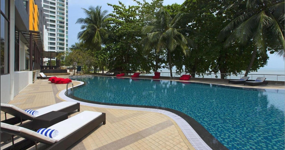 Mercure Penang Beach 1/63