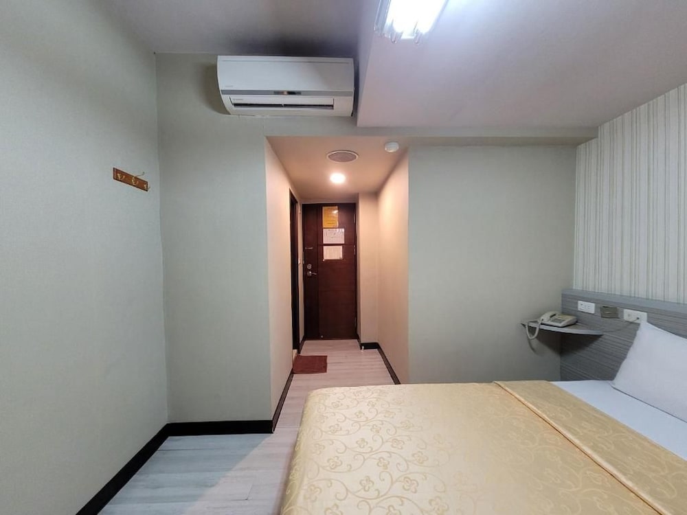 South Sea Hotel 37/49