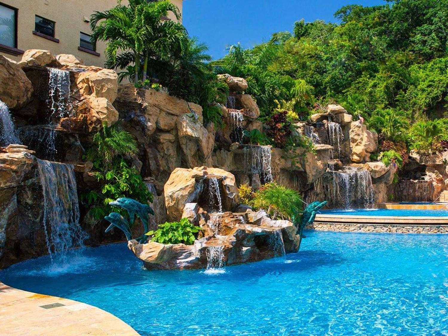 Clarion Suites Roatan at Pineapple Villas 41/46