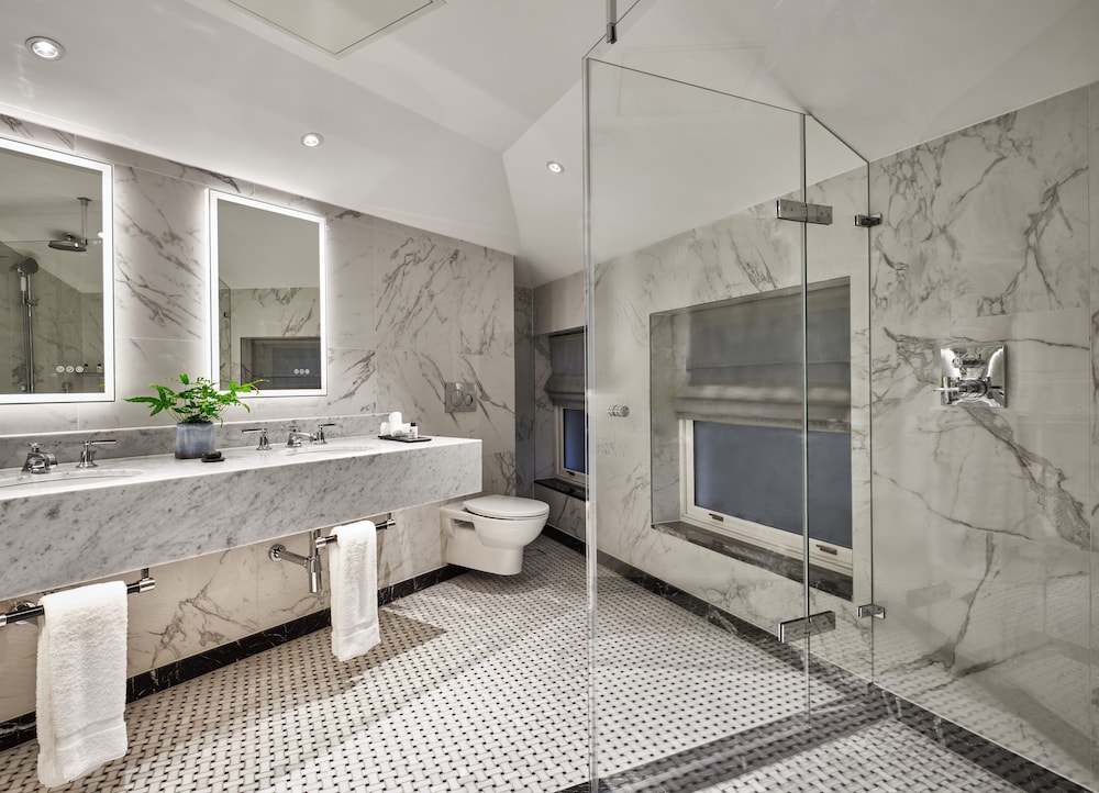 The Mayfair Townhouse – an Iconic Luxury Hotel 37/66