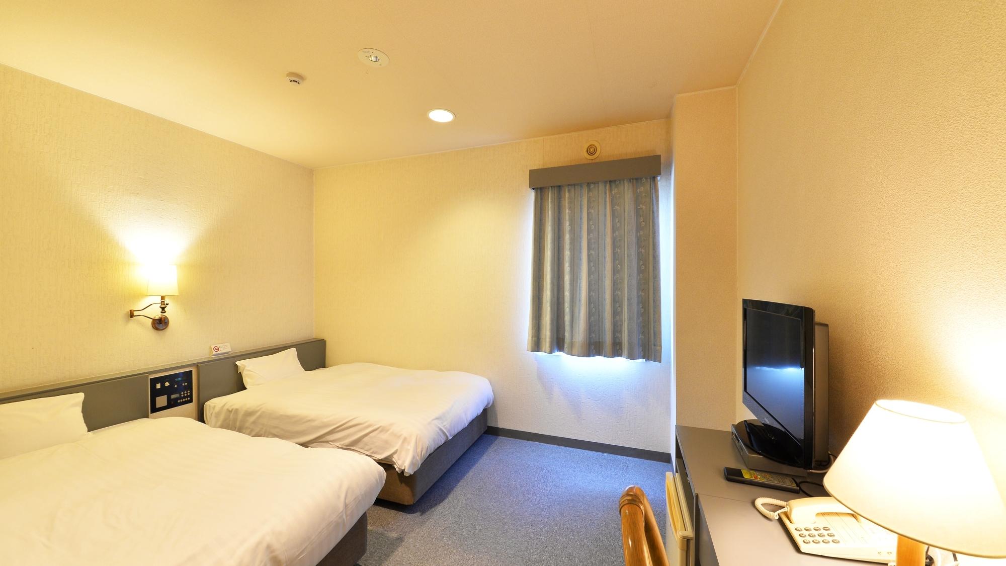Semi Room, Semi Double Bed, Twin Beds, Smoking